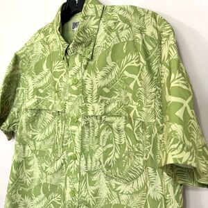 Duluth Trading Action Short Short Sleeve Green Tropical Print Fishing Shirt Sz M